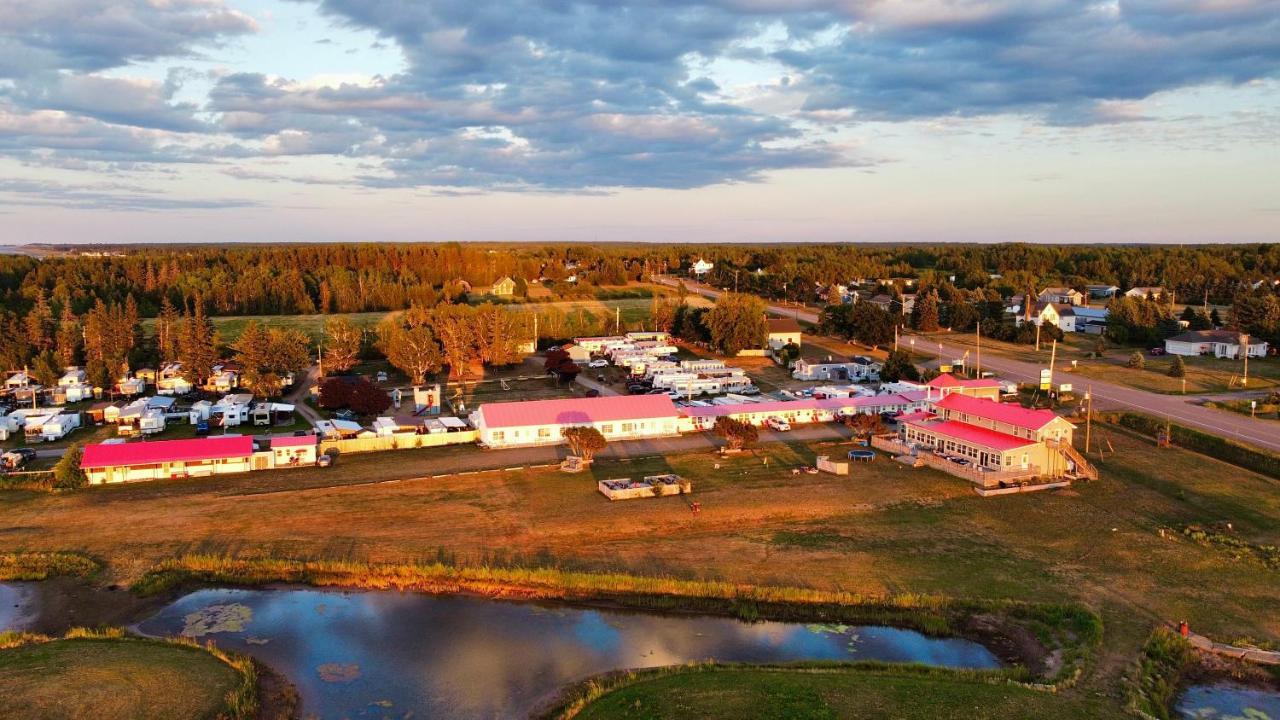 The Waterfront Motel Grand Barachois Eksteriør billede