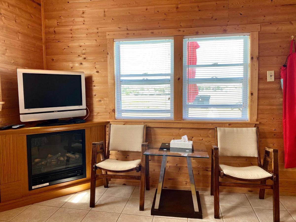 The Waterfront Motel Grand Barachois Eksteriør billede