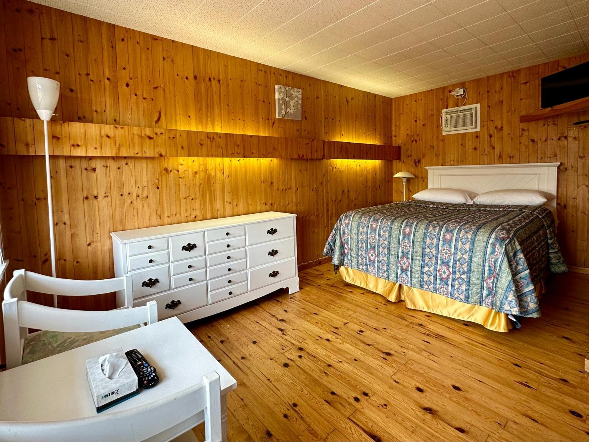 The Waterfront Motel Grand Barachois Eksteriør billede